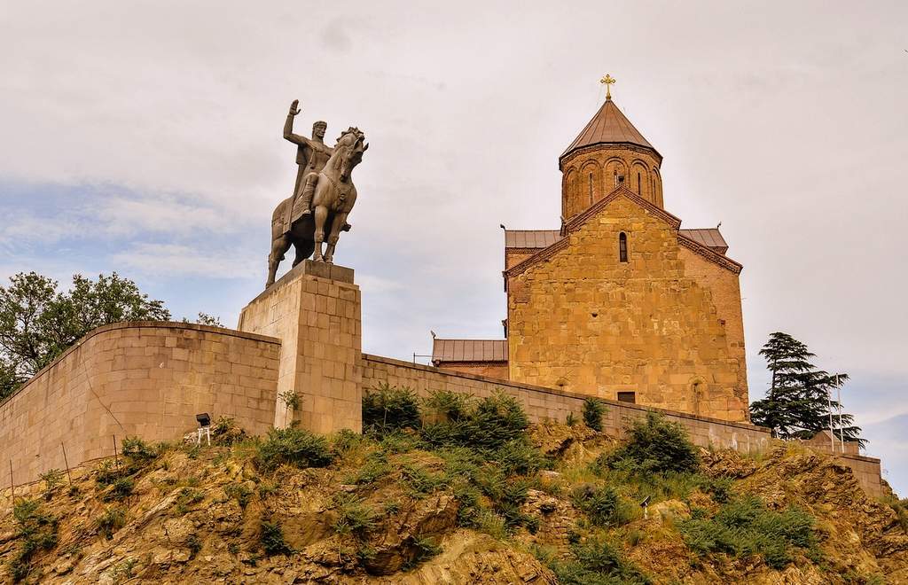 Авиатуры в Тбили из Минска