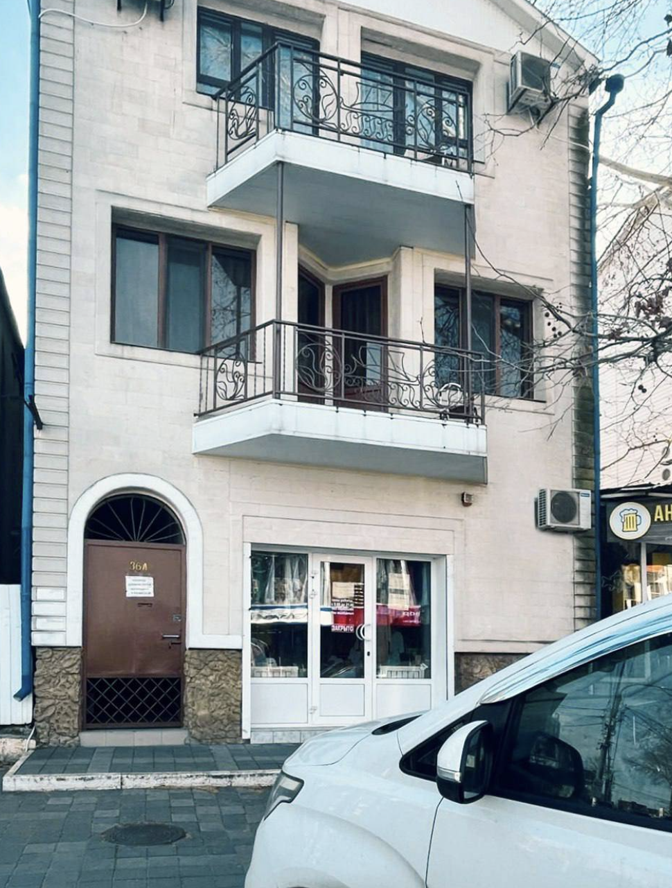 На Горького
