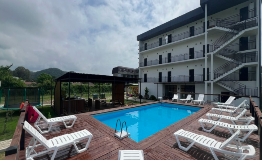 Тур в Абхазию. Пицунда, село Лдзаа. Гостевой дом «Black Sea Hotel»